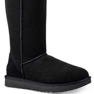 UGG Women' s classic II Tall boots size 10